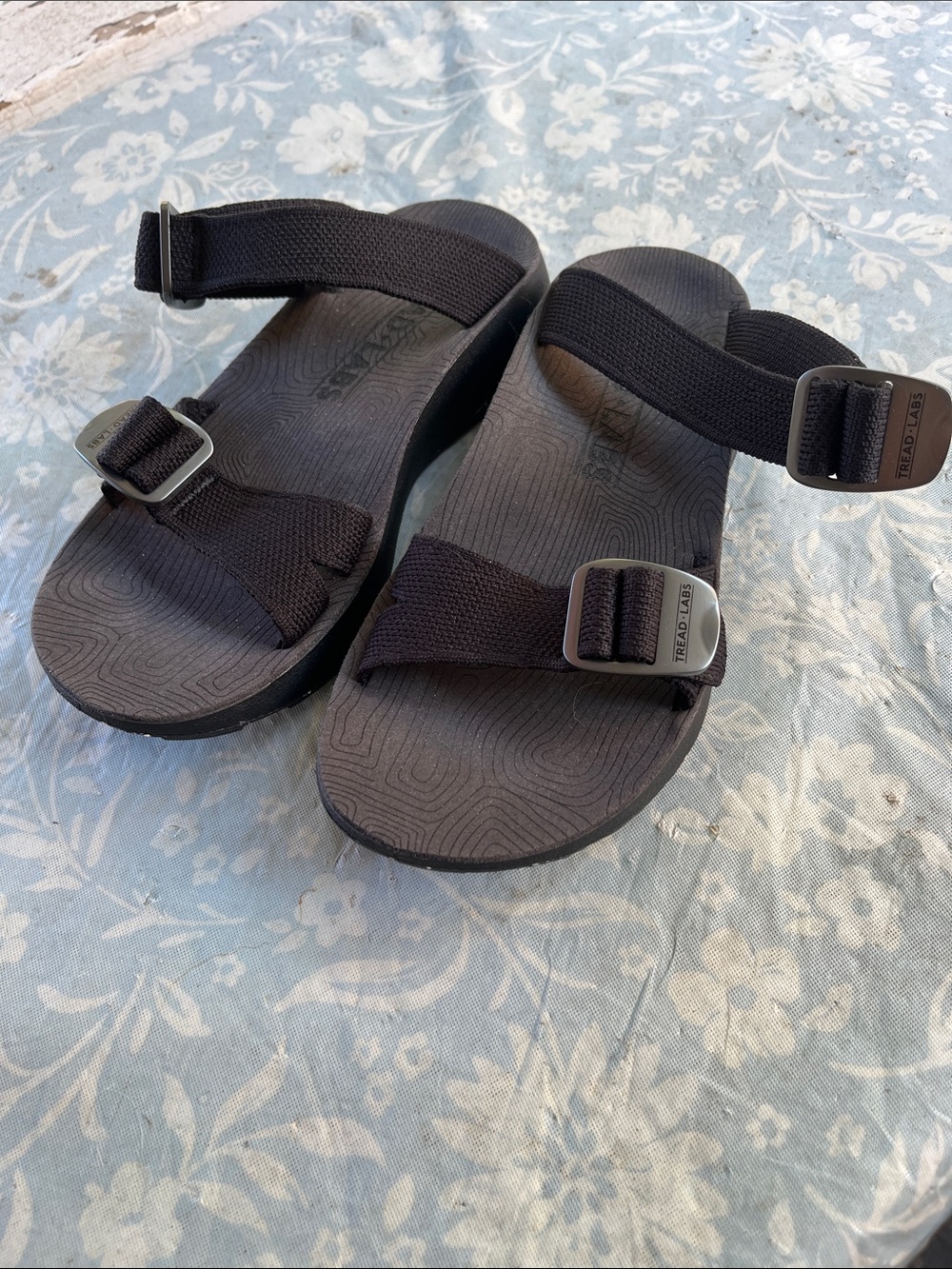 Like new Tread-lightly Salinas Black Slide W7